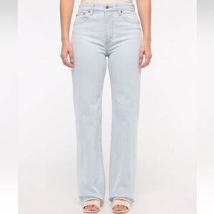 Abercrombie & Fitch Curve Love High Rise 90s Relaxed Jean - 27 Long - Light Wash